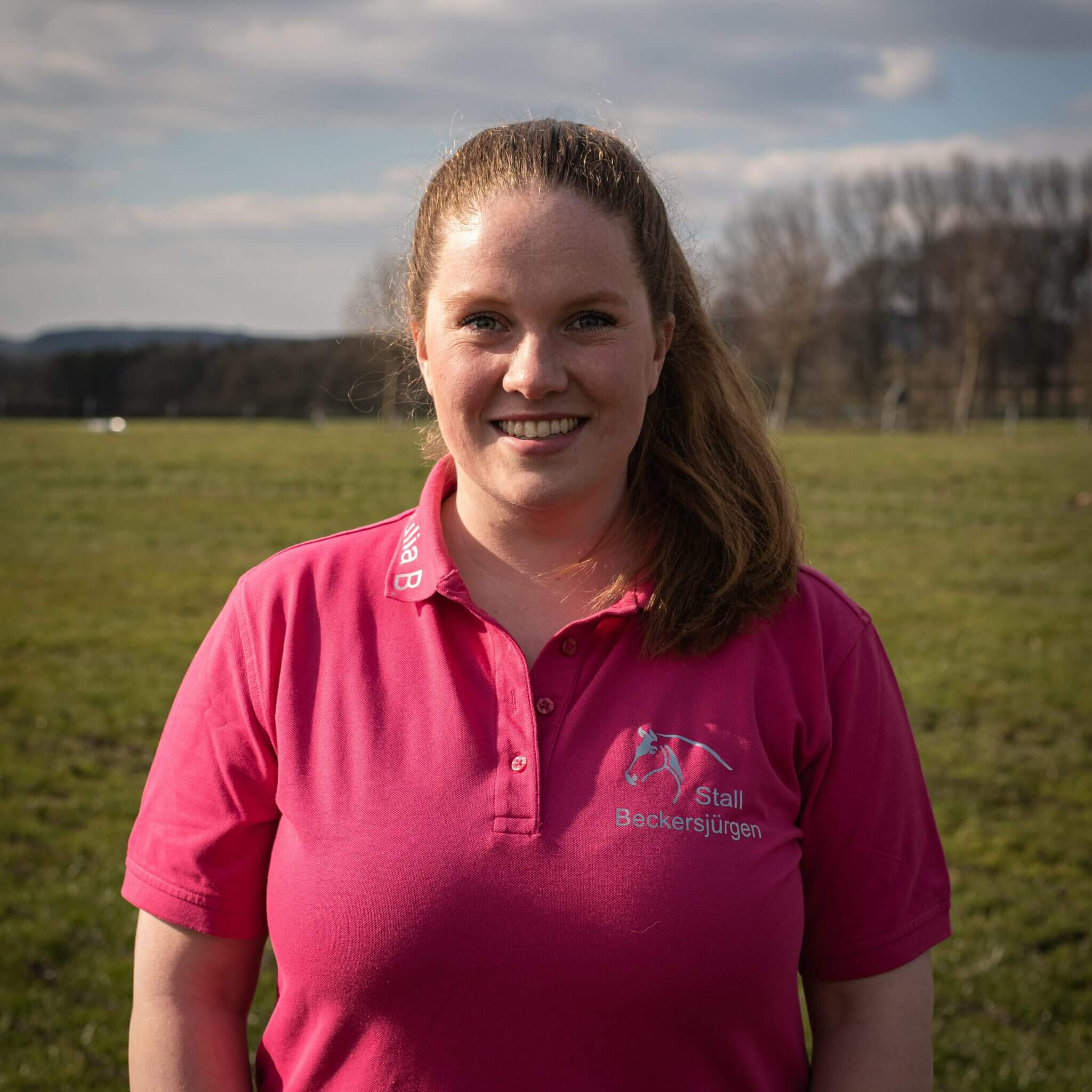 Portraitfoto von der Kundin Julia Beckersjürgen von stall-beckersjuergen.de
